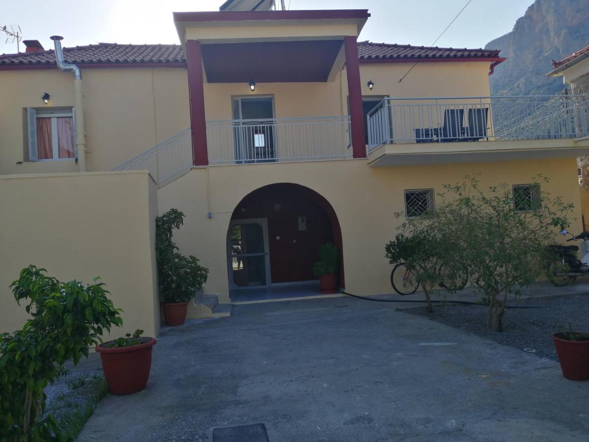 Sunny Cozy House With Grand Courtyard Apartment Leonidio Bagian luar foto