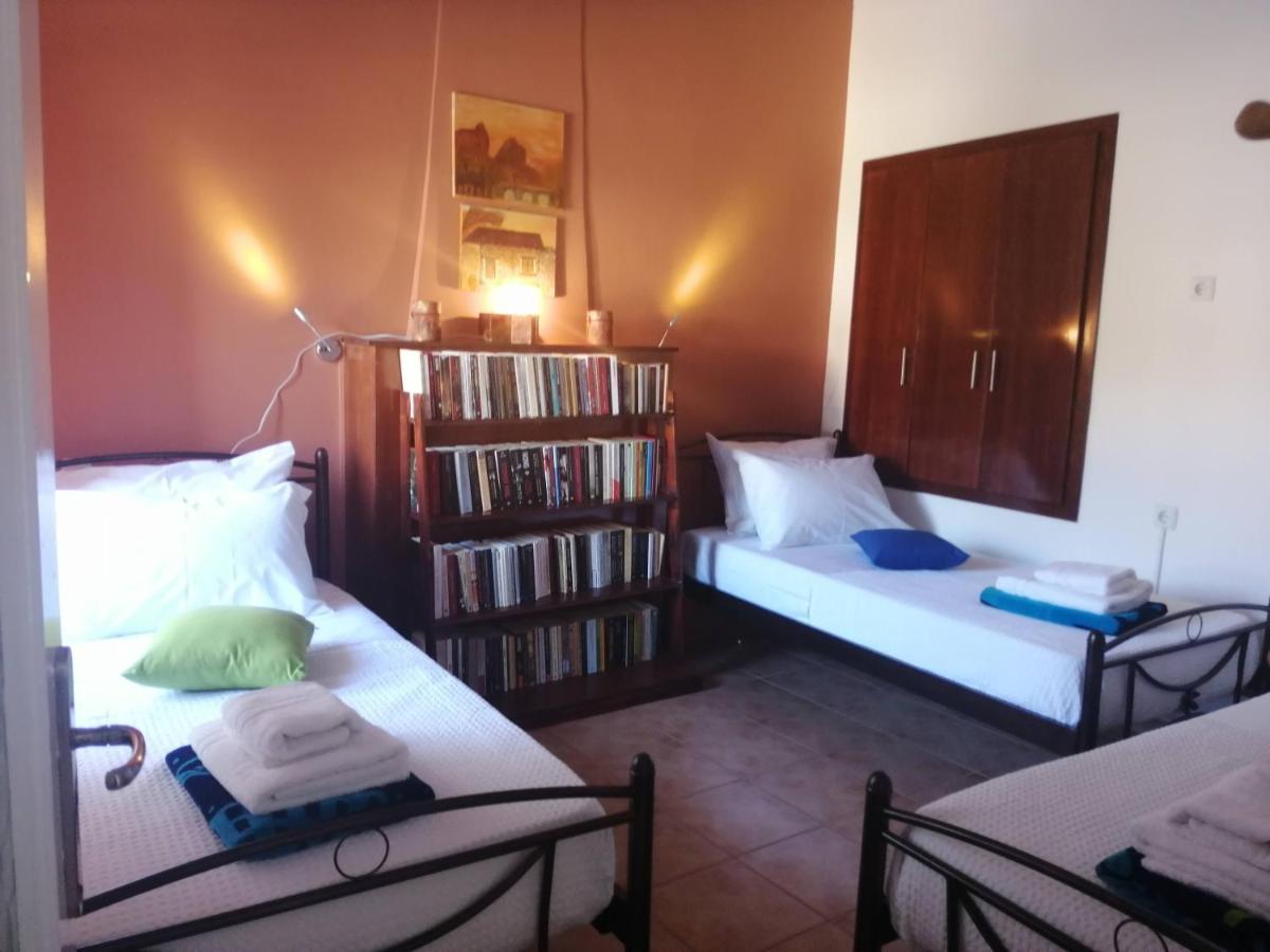 Sunny Cozy House With Grand Courtyard Apartment Leonidio Bagian luar foto