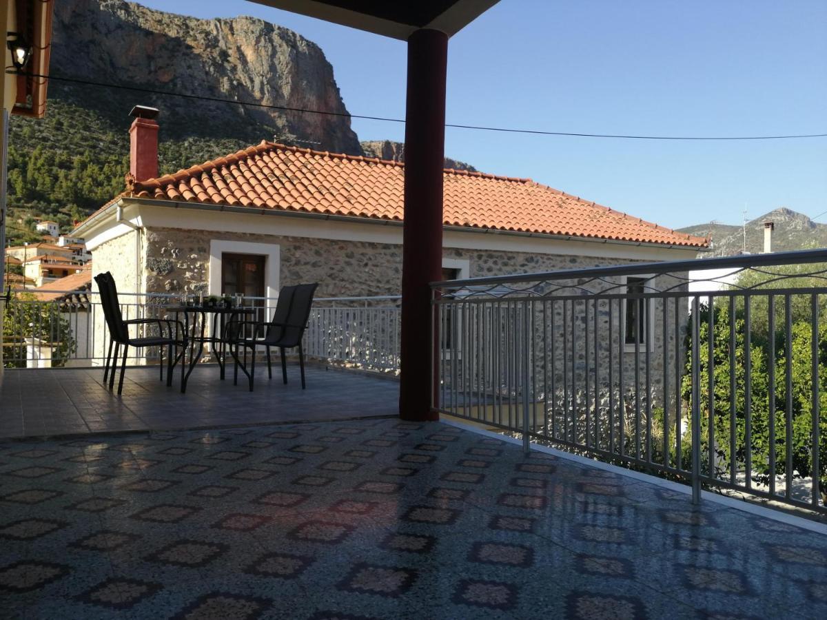 Sunny Cozy House With Grand Courtyard Apartment Leonidio Bagian luar foto