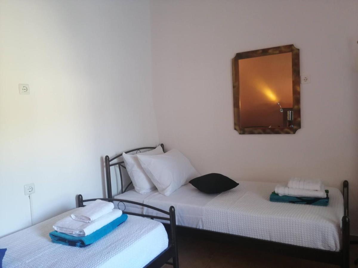 Sunny Cozy House With Grand Courtyard Apartment Leonidio Bagian luar foto