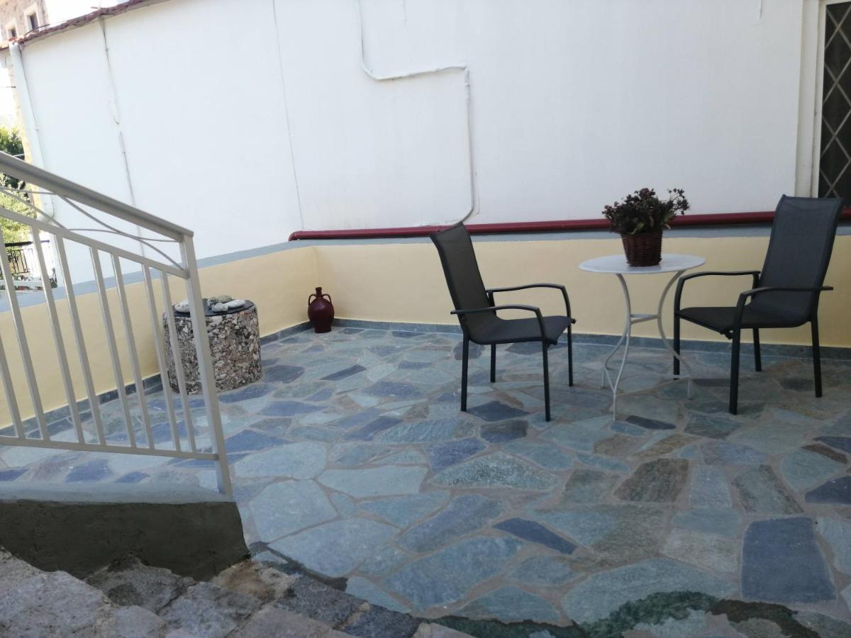 Sunny Cozy House With Grand Courtyard Apartment Leonidio Bagian luar foto