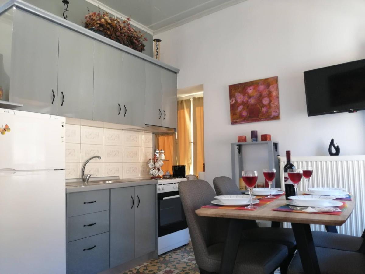 Sunny Cozy House With Grand Courtyard Apartment Leonidio Bagian luar foto
