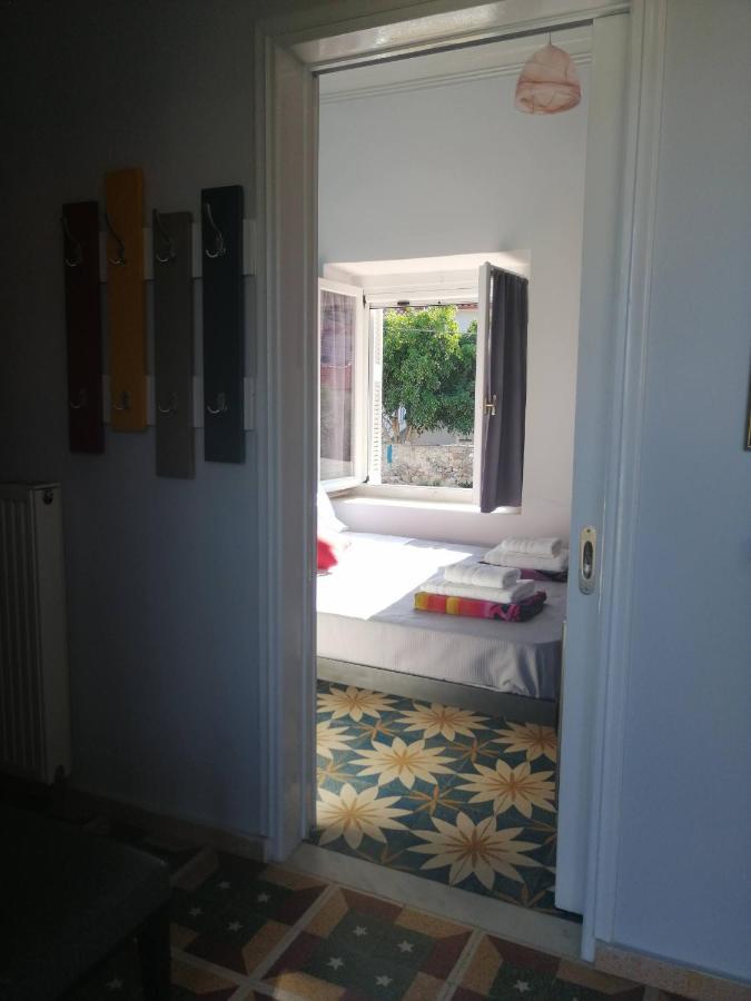 Sunny Cozy House With Grand Courtyard Apartment Leonidio Bagian luar foto