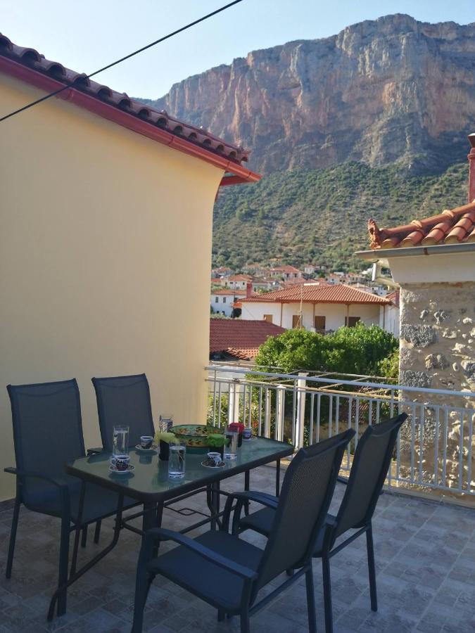 Sunny Cozy House With Grand Courtyard Apartment Leonidio Bagian luar foto